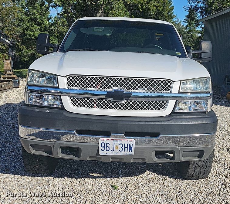 image for item OG9454 2004 Chevrolet Silverado 2500HD  pickup truck
