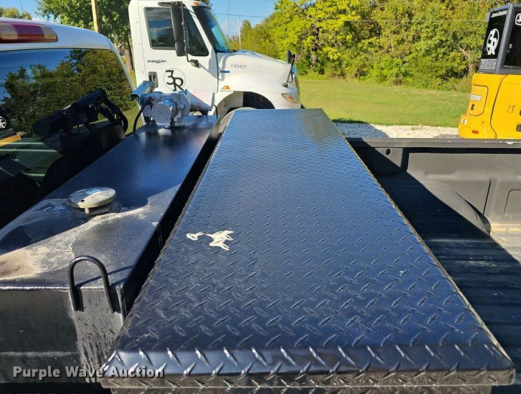 image for item OG9454 2004 Chevrolet Silverado 2500HD  pickup truck