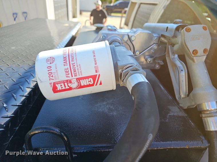 image for item OG9454 2004 Chevrolet Silverado 2500HD  pickup truck