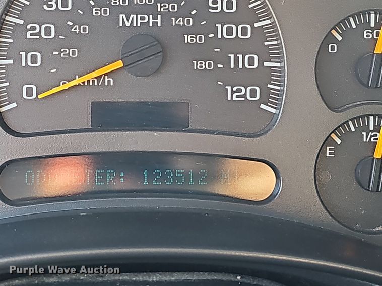 image for item OG9454 2004 Chevrolet Silverado 2500HD  pickup truck