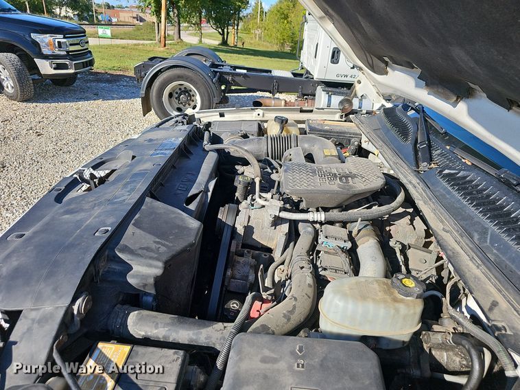 image for item OG9454 2004 Chevrolet Silverado 2500HD  pickup truck