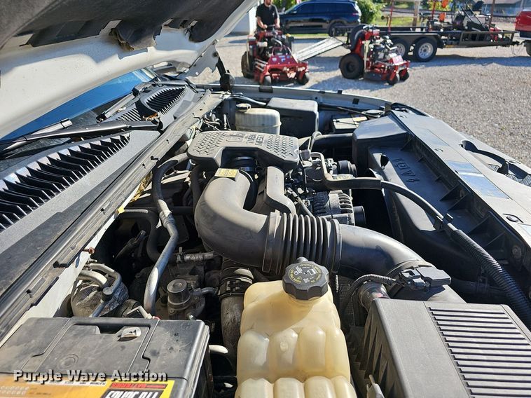 image for item OG9454 2004 Chevrolet Silverado 2500HD  pickup truck