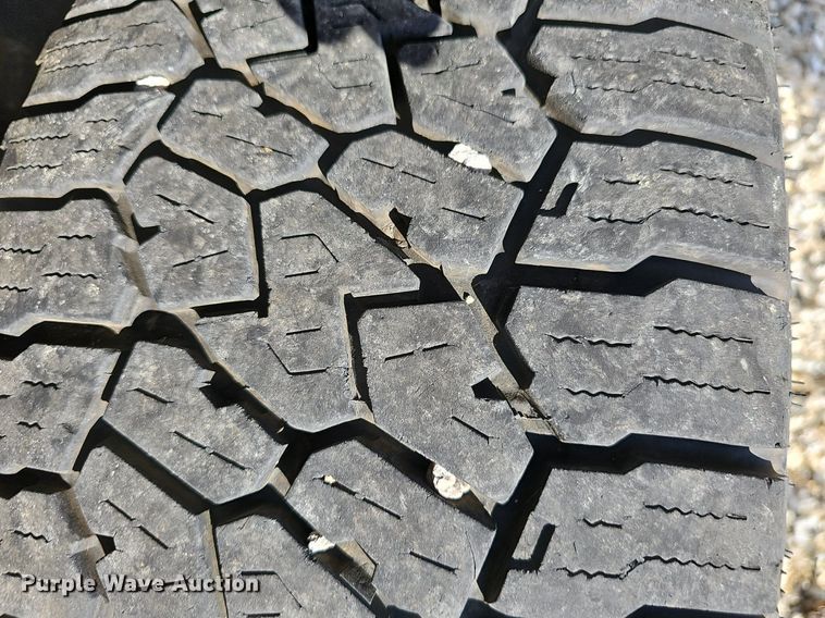 image for item OG9454 2004 Chevrolet Silverado 2500HD  pickup truck