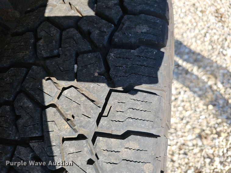 image for item OG9454 2004 Chevrolet Silverado 2500HD  pickup truck