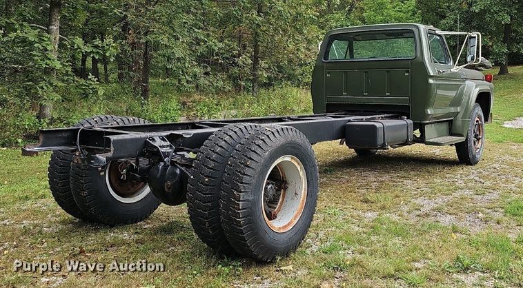 image for item OG9467 1975 Ford F600  truck cab and chassis