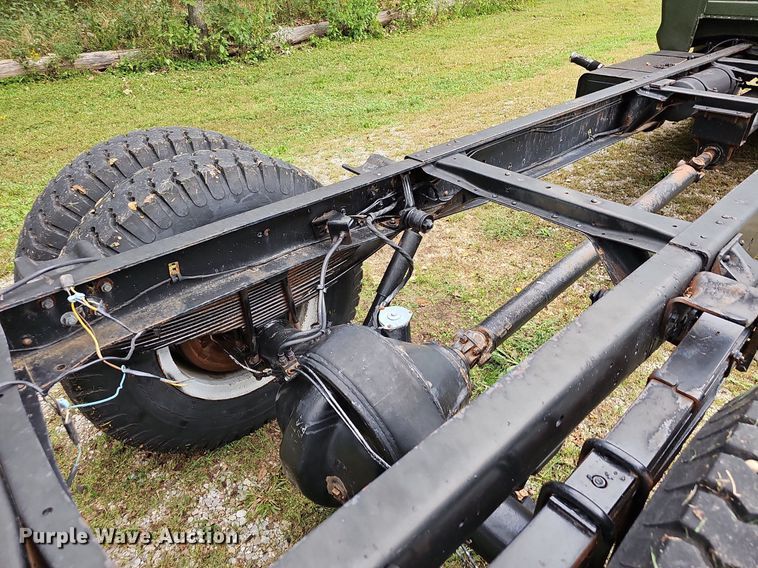 image for item OG9467 1975 Ford F600  truck cab and chassis