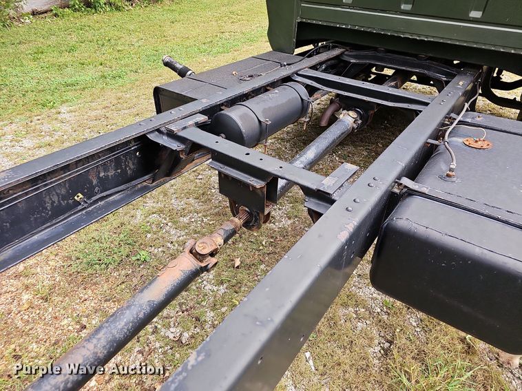 image for item OG9467 1975 Ford F600  truck cab and chassis