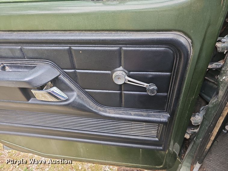 image for item OG9467 1975 Ford F600  truck cab and chassis