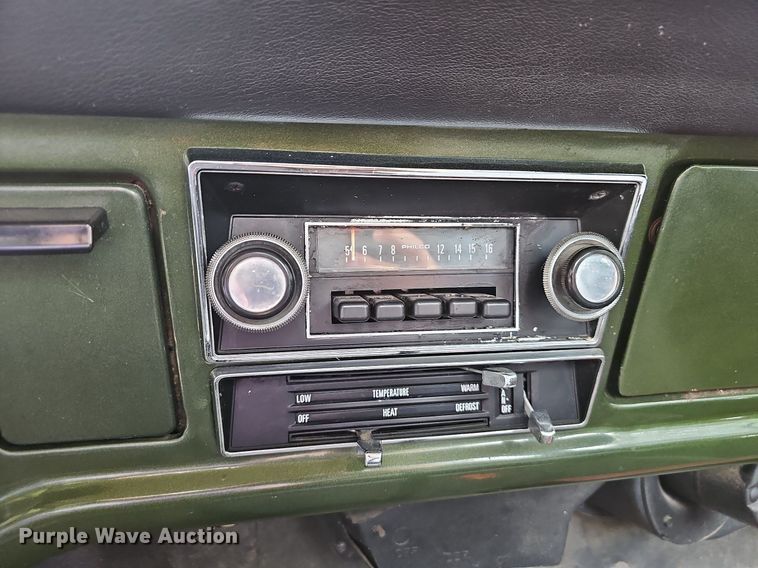 image for item OG9467 1975 Ford F600  truck cab and chassis