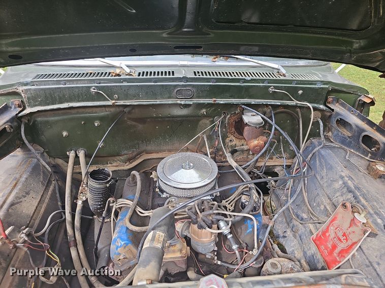 image for item OG9467 1975 Ford F600  truck cab and chassis