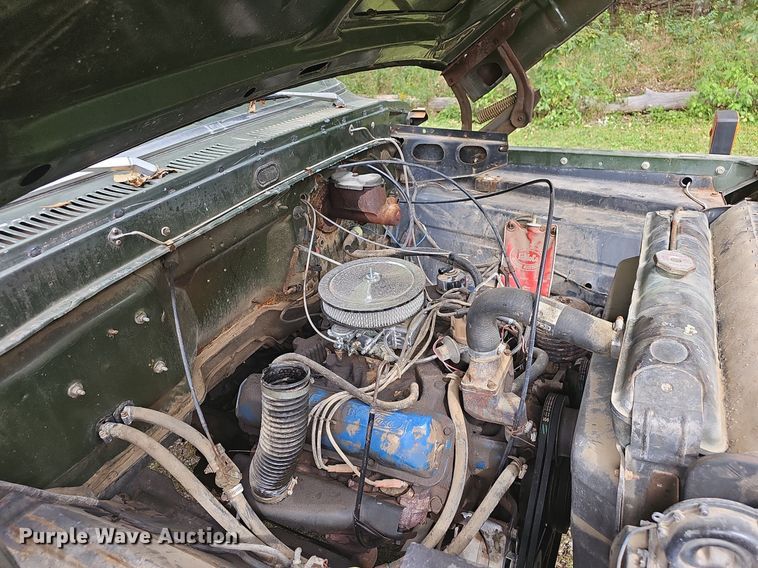 image for item OG9467 1975 Ford F600  truck cab and chassis