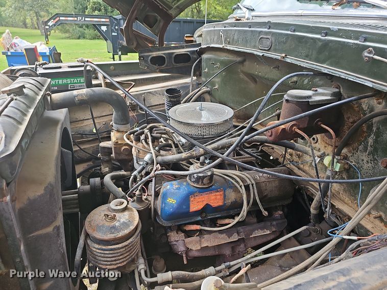 image for item OG9467 1975 Ford F600  truck cab and chassis