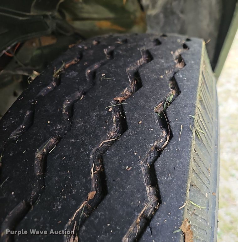 image for item OG9467 1975 Ford F600  truck cab and chassis