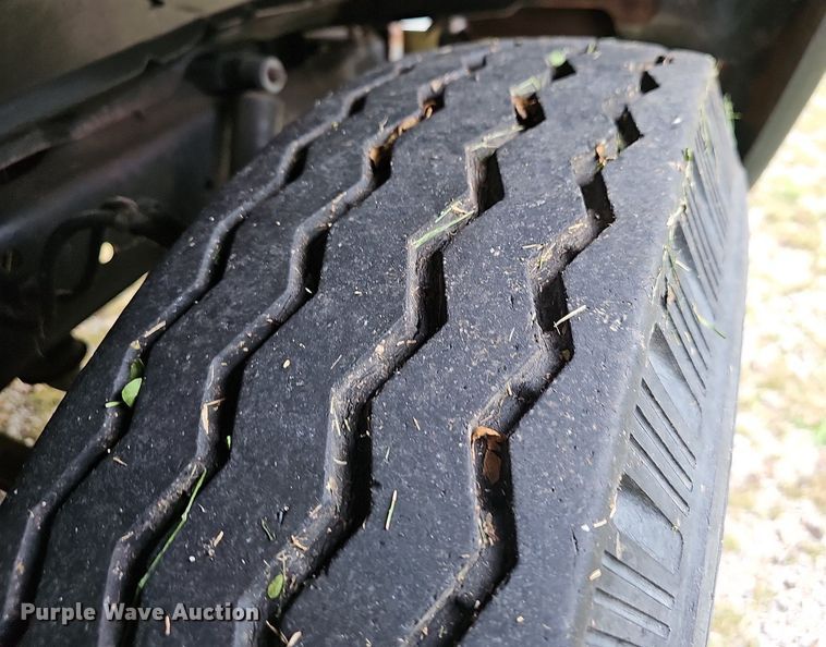 image for item OG9467 1975 Ford F600  truck cab and chassis