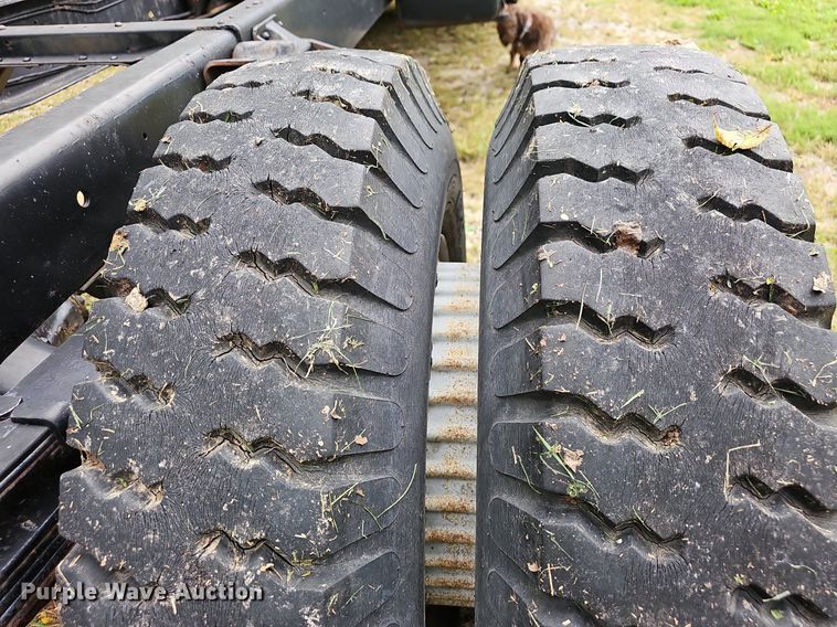 image for item OG9467 1975 Ford F600  truck cab and chassis