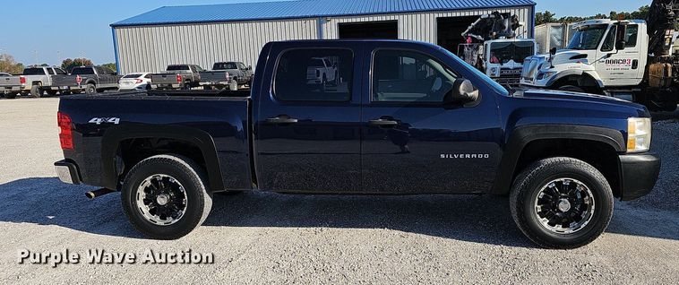 image for item OG9477 2011 Chevrolet Silverado 1500  Crew Cab pickup truck