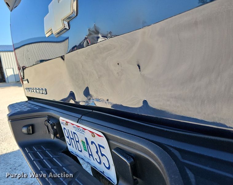 image for item OG9477 2011 Chevrolet Silverado 1500  Crew Cab pickup truck