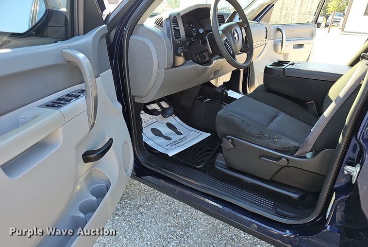 image for item OG9477 2011 Chevrolet Silverado 1500  Crew Cab pickup truck