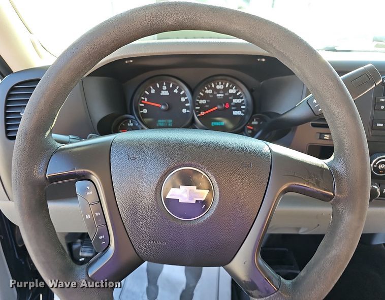 image for item OG9477 2011 Chevrolet Silverado 1500  Crew Cab pickup truck