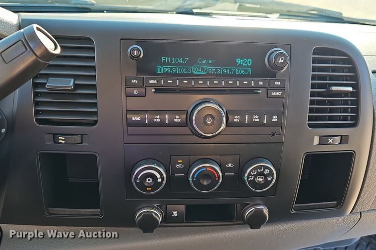 image for item OG9477 2011 Chevrolet Silverado 1500  Crew Cab pickup truck