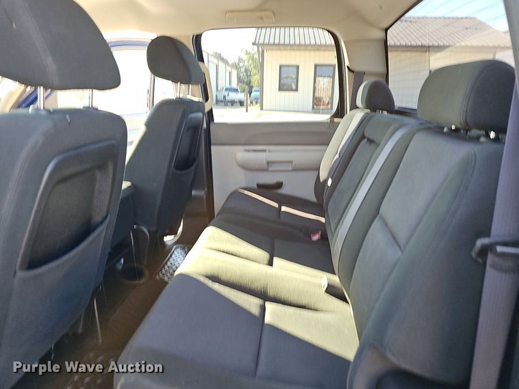 image for item OG9477 2011 Chevrolet Silverado 1500  Crew Cab pickup truck