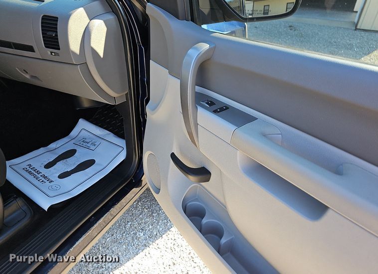 image for item OG9477 2011 Chevrolet Silverado 1500  Crew Cab pickup truck