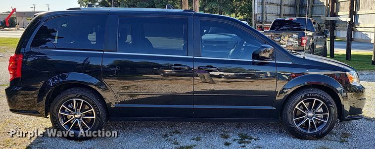 image for item OG9521 2017 Dodge Grand Caravan SXT  van