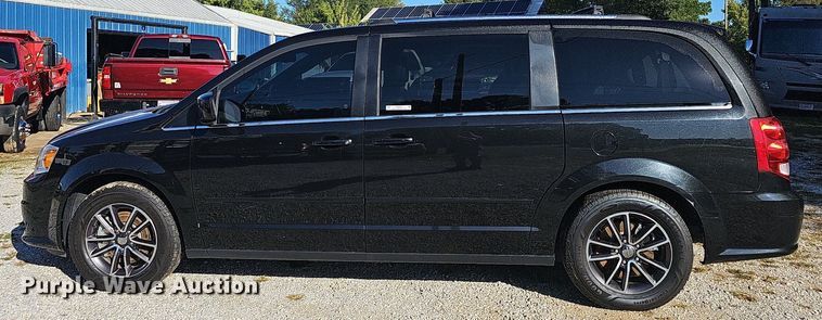 image for item OG9521 2017 Dodge Grand Caravan SXT  van