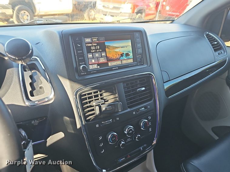 image for item OG9521 2017 Dodge Grand Caravan SXT  van