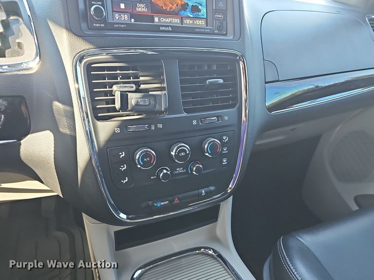 image for item OG9521 2017 Dodge Grand Caravan SXT  van