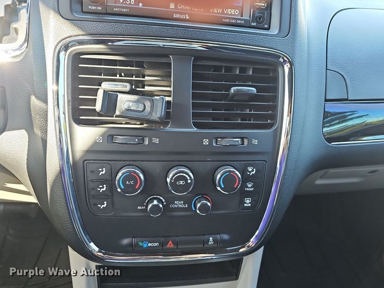 image for item OG9521 2017 Dodge Grand Caravan SXT  van