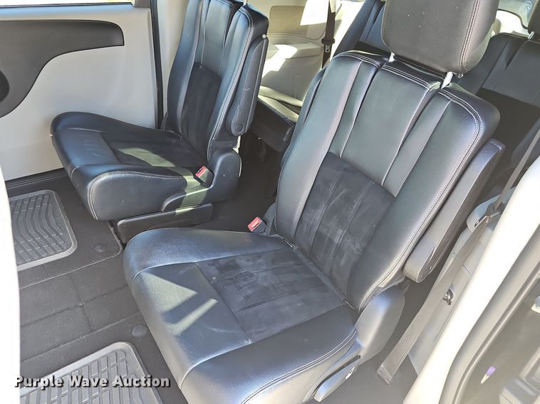 image for item OG9521 2017 Dodge Grand Caravan SXT  van