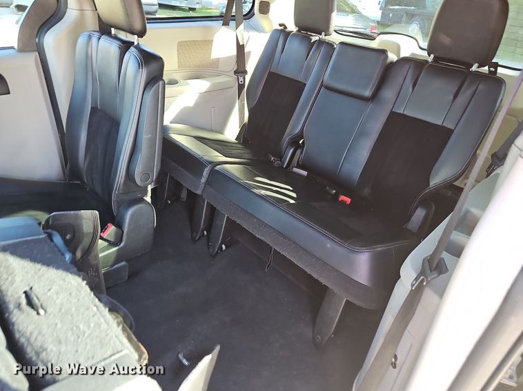 image for item OG9521 2017 Dodge Grand Caravan SXT  van