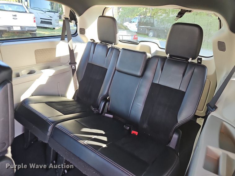 image for item OG9521 2017 Dodge Grand Caravan SXT  van