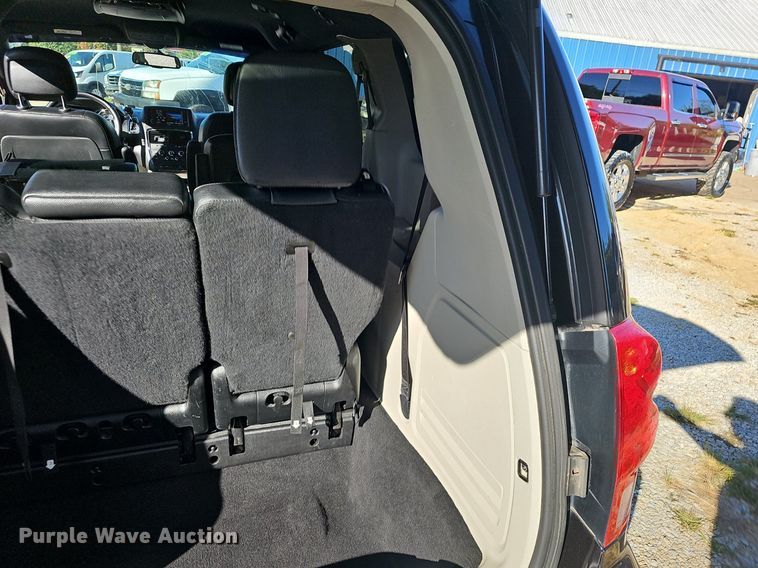 image for item OG9521 2017 Dodge Grand Caravan SXT  van