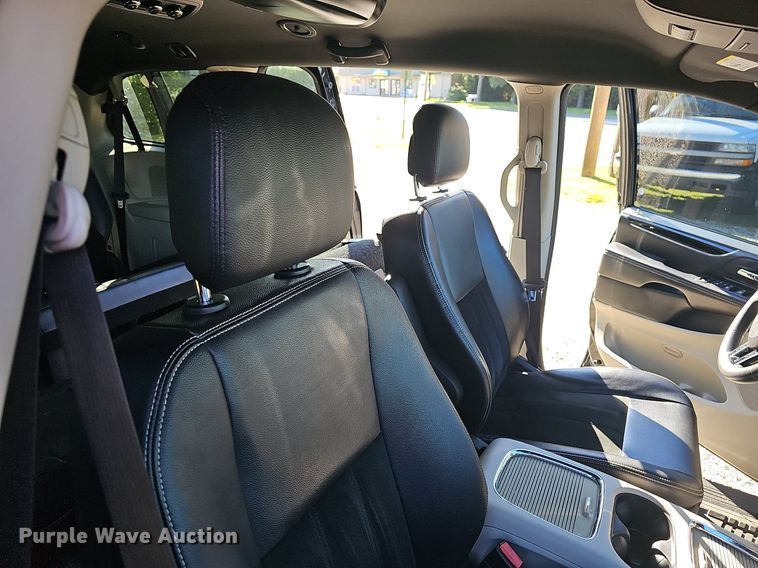 image for item OG9521 2017 Dodge Grand Caravan SXT  van