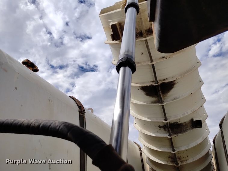 image for item DK8788 2000 Sterling LT  vacuum truck