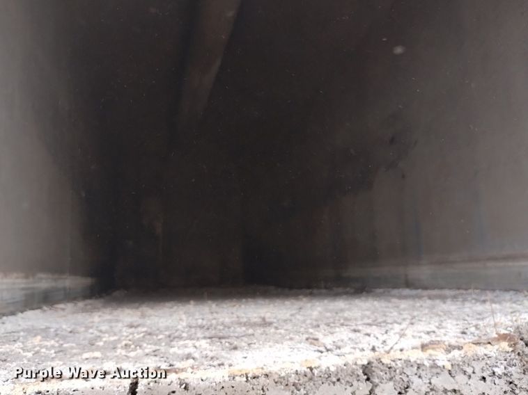 image for item DK8788 2000 Sterling LT  vacuum truck