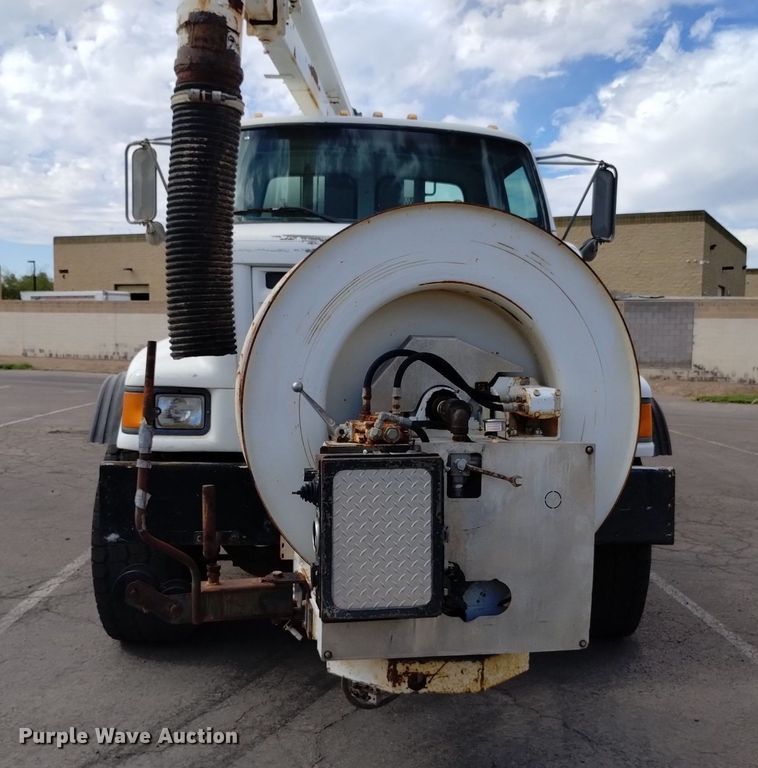 image for item DK8788 2000 Sterling LT  vacuum truck