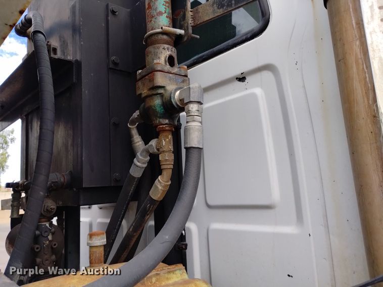 image for item DK8788 2000 Sterling LT  vacuum truck