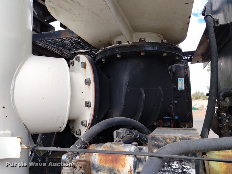 image for item DK8788 2000 Sterling LT  vacuum truck