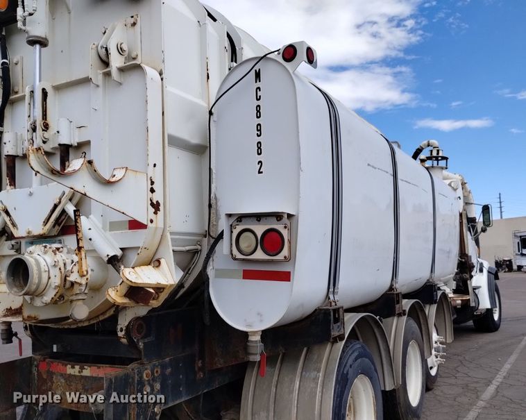 image for item DK8788 2000 Sterling LT  vacuum truck