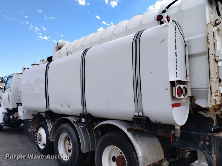 image for item DK8788 2000 Sterling LT  vacuum truck