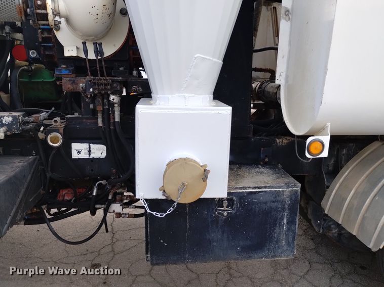 image for item DK8788 2000 Sterling LT  vacuum truck