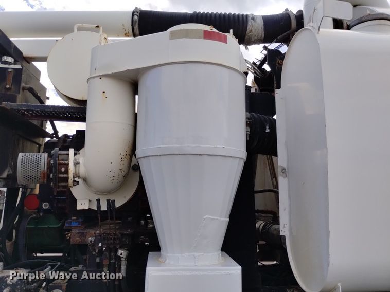 image for item DK8788 2000 Sterling LT  vacuum truck