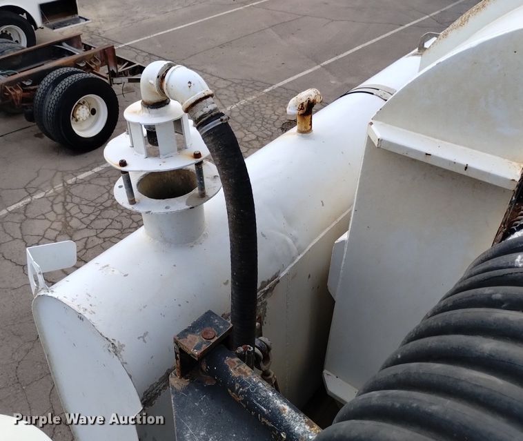 image for item DK8788 2000 Sterling LT  vacuum truck