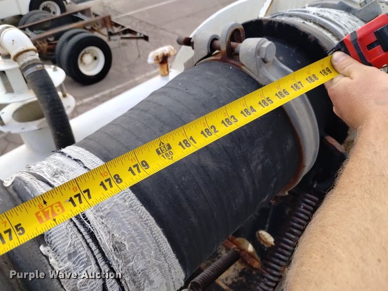 image for item DK8788 2000 Sterling LT  vacuum truck