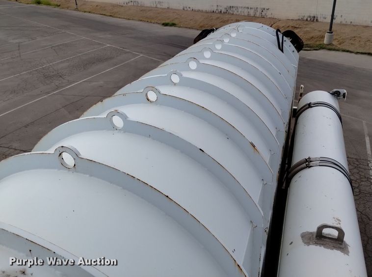 image for item DK8788 2000 Sterling LT  vacuum truck