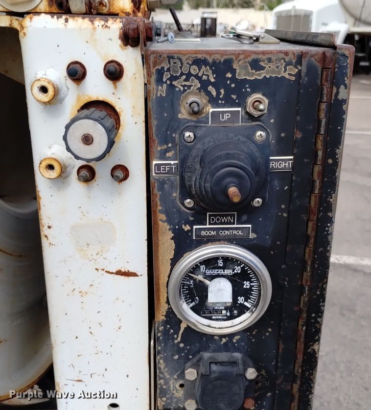 image for item DK8788 2000 Sterling LT  vacuum truck