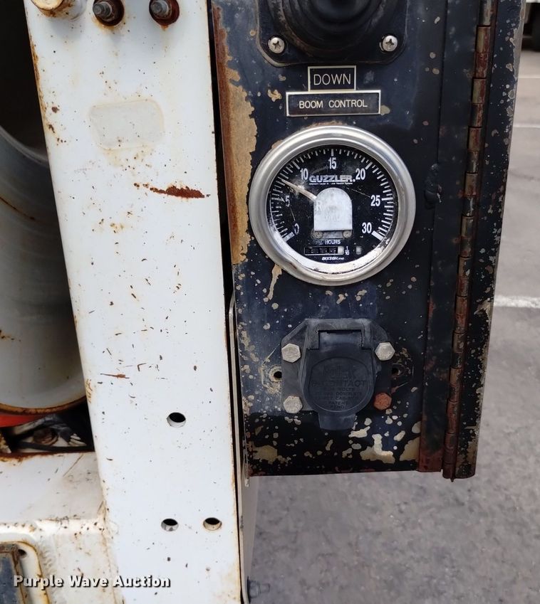 image for item DK8788 2000 Sterling LT  vacuum truck